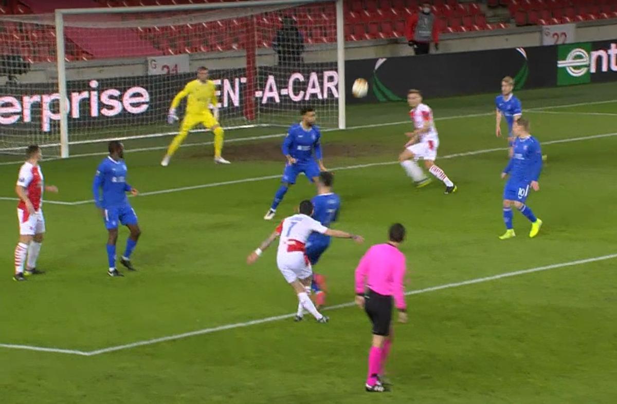 Nicolae Stanciu, gol superb în Slavia Praga - Rangers