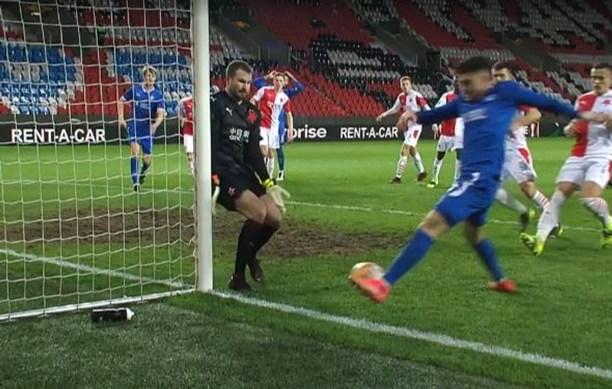 Ianis Hagi, pasă de gol în Rangers - Slavia / FOTO: Captură TV @Telekom Sport
