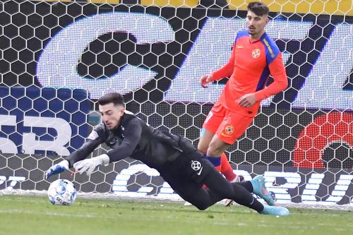 Andrei Vlad, FCSB, în acțiune // foto: Imago Images