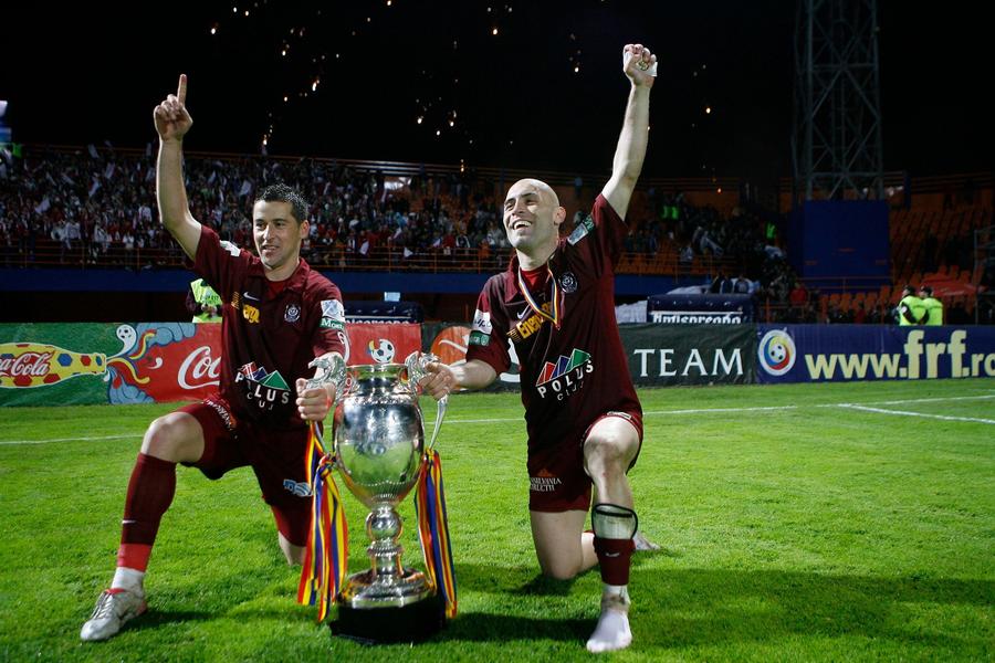 Tony, dreapta, sărbătorind titlul cucerit cu CFR Cluj Avem lista completă pentru A1! Iliev e favoritul lui Gigi Becali + două foste staruri din Liga 1 sunt variante de rezervă
