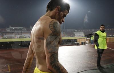 Țârcovnic pe bancă! Antrenorul l-a cucerit pe Becali: „L-aș ține toată viața la Steaua!” » Și-a chemat duhovnicul în cantonament și are peste 20 de tatuaje religioase