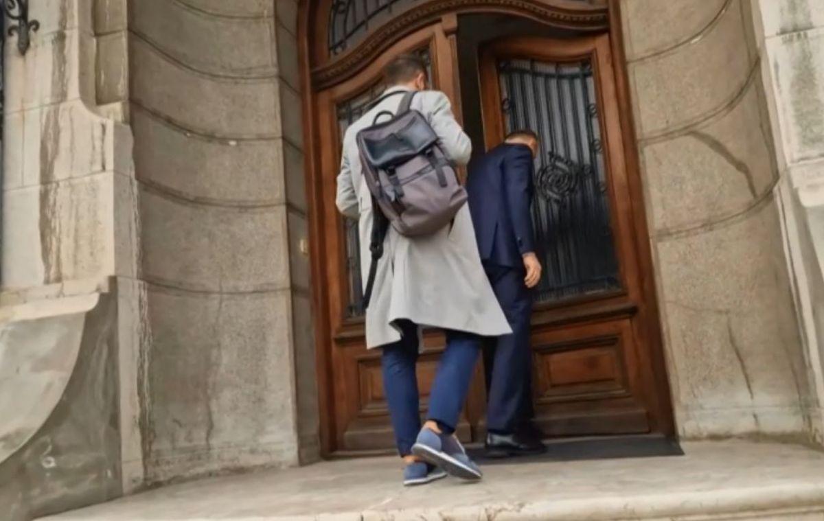 Se pregătește de alegeri? Dan Șucu, apariție surpriză la sediul unui partid + Ce a spus la ieșire