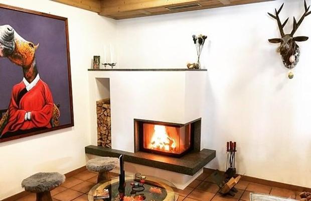 Evadează din rutina zilnică cu un șemineu pe lemne care nu doar încălzește, ci și adaugă eleganță și confort spațiului tău!