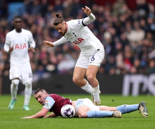 Radu Drăgușin este pe val cu Tottenham / Foto: Imago