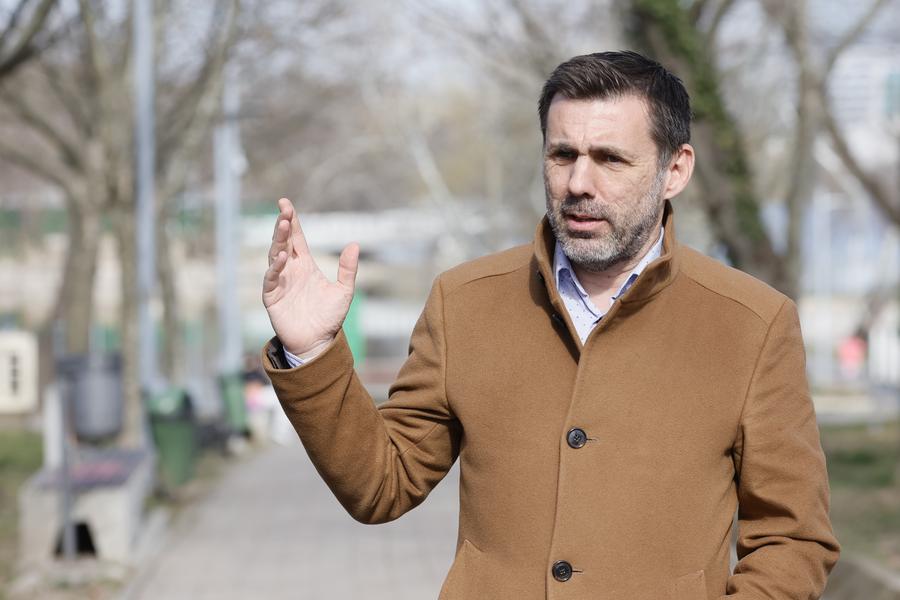 Pe străzile din București cu Zeljko Kopic „Cine răspunde și când?” » 5 întrebări frontale pentru conducere, Kopic și suporteri, după seara care o trimite pe Dinamo cu un picior în Liga 2