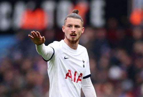 Radu Drăgușin a jucat 51 de minute duminică, la Aston Villa - Tottenham 0-4 Foto: Imago