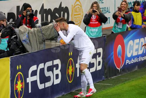 Louis Munteanu într-un meci cu FCSB / foto: Imago Images