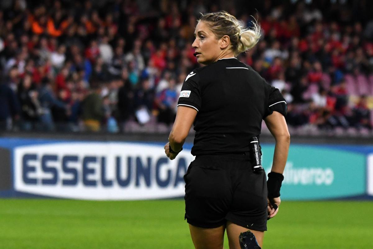 „Care este fotbalistul tău preferat?” » Arbitra din Superliga n-a evitat răspunsul: „Acum, de el îmi place foarte mult”