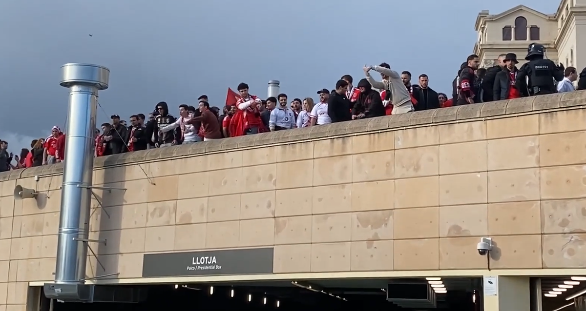 Bătaie Barcelona - Benfica