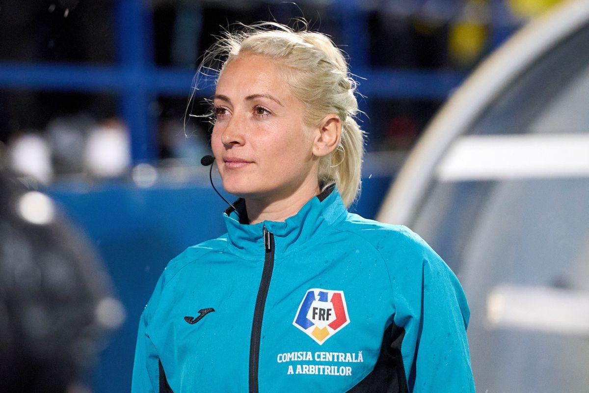 Alina Peșu, arbitru FIFA