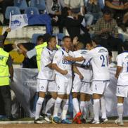 Nasser Menassel (nr. 28), sărbătorind un gol de lângă Chiricheș (nr. 21) și Pintilii (nr. 5) / FOTO: Arhivă GSP