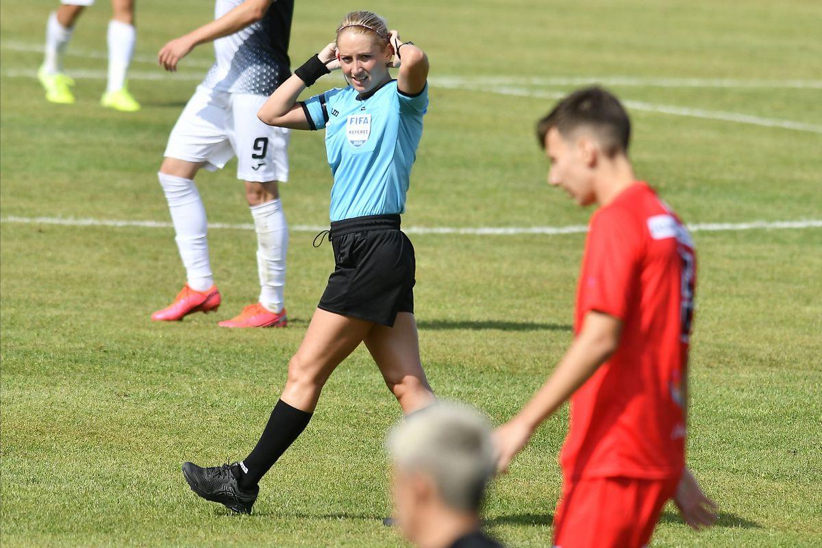 Alina Peșu, arbitru FIFA