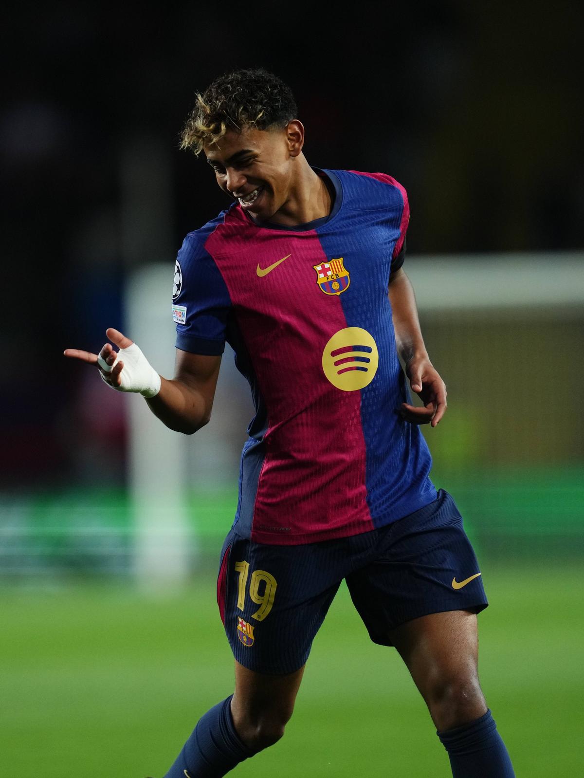 Barcelona s-a calificat fără emoții în „sferturile” Ligii Campionilor după 4-1 la general cu Benfica