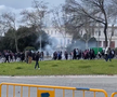 Bătaie ca în filme înainte de Barcelona - Benfica » Fanii și-au împărțit pumni în fața stadionului