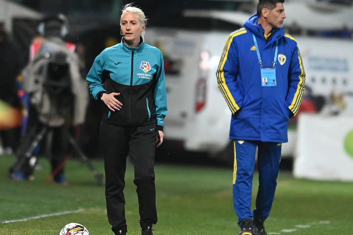 Alina Peșu, arbitru FIFA