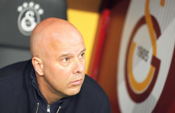 Arne Slot explică: „Nu voi folosi asta ca scuză pentru eșecul cu Galatasaray”