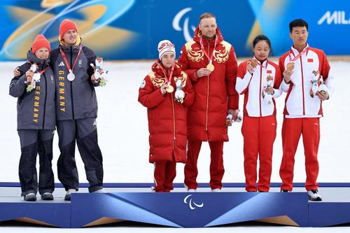 Podiumul paralimpic la schi fond/Foto: Getty Images