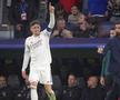 Valverde, eroul serii, felicitat de Arbeloa. În plan depărtat, Guardiola pare că nu-și explică ce i se întâmplă. Foto: Imago Images