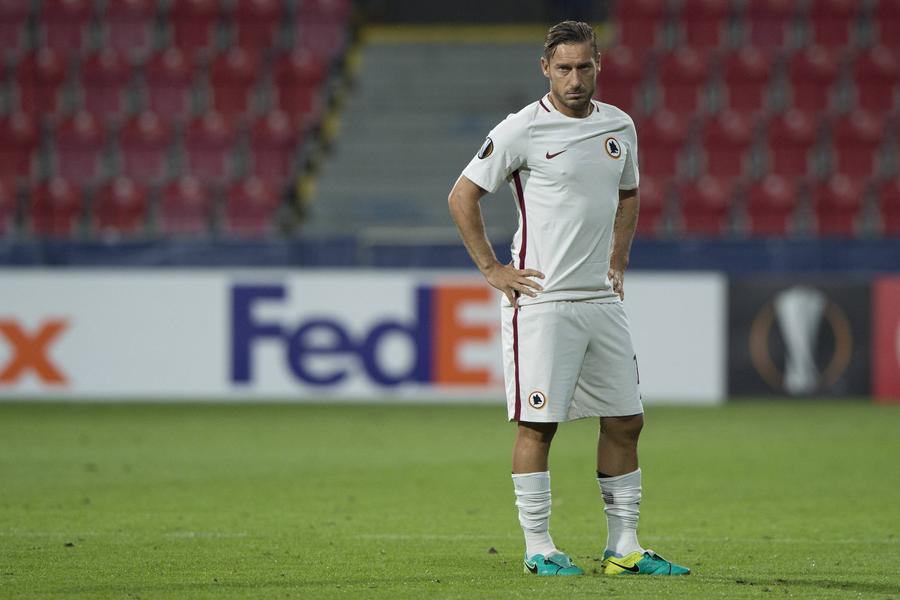 Francesco Totti, în tricoul formației AS Roma, în 2016 // FOTO: Imago Images Francesco Totti revine la Roma » Negocierile au avansat