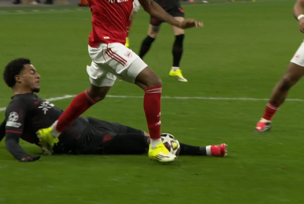 Se întâmplă și în Liga Campionilor! Faza de la care a pornit întreg scandalul: „Cum să fie ăsta penalty?”