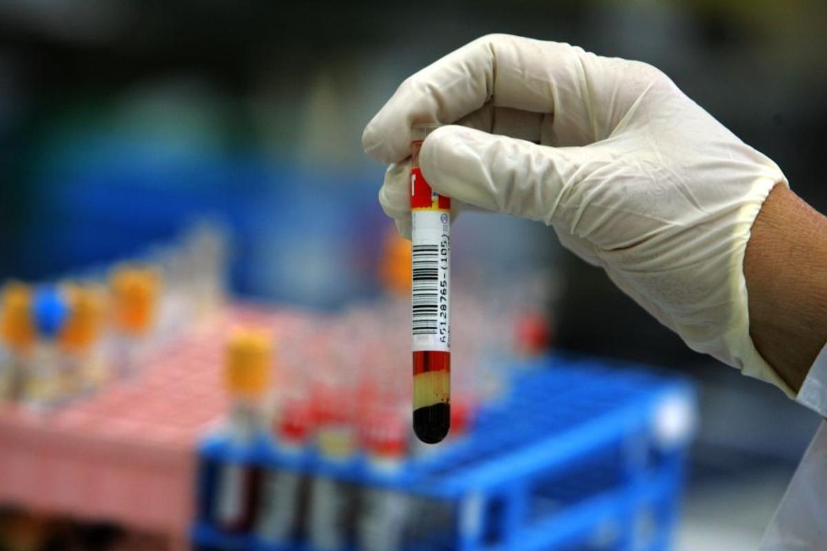 CORONAVIRUS. Hendrik Streeck, un virusolog german, demontează teoriile despre COVID-19 » Cât de ridicat e pericolul când mergi la cumpărături
