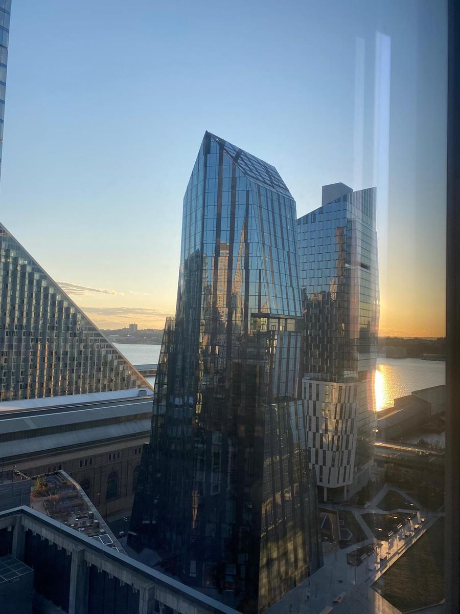 COVID-19. Imagini inedite cu viața lui Alexandru Mitriță în New York, oraș lovit crunt de pandemie: între „marea iubire” FIFA20 și serialul „La Casa de Papel”