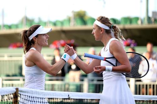 Alize Cornet, în stânga, alături de Victoria Azarenka // FOTO: Guliver/GettyImages