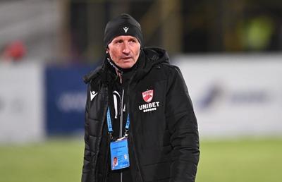 „Iese Ahmed, intră Bani!” » Gigi Mulțescu a produs recent câteva episoade jenante la Dinamo, de care au râs jucătorii