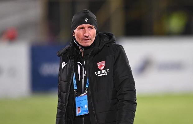 „Iese Ahmed, intră Bani!” » Gigi Mulțescu a produs recent câteva episoade jenante la Dinamo, de care au râs jucătorii