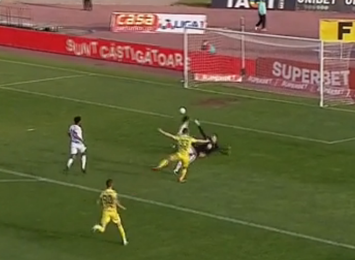 Ratarea campionatului? Ocazie uluitoare în primul meci al zilei din Liga 1