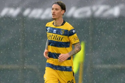 Ce fac stranierii » Dennis Man e titular la Parma, în deplasarea de la Brescia