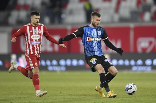 FRF a publicat luni programul primelor dueluri din semifinalele Cupei României, ediția 2021-2022. // foto: Imago