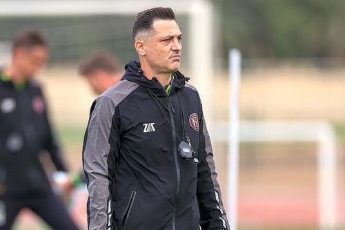 Mirel Rădoi, la Al Jazira // sursă foto: Twitter