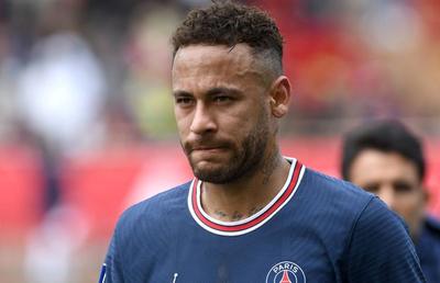 Neymar, jignit de fanii lui PSG după ce s-a bucurat la victoria Barcelonei de la Paris: „Ești un clovn!”