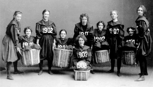 Echipa de baschet fete de la Smith College, 1902