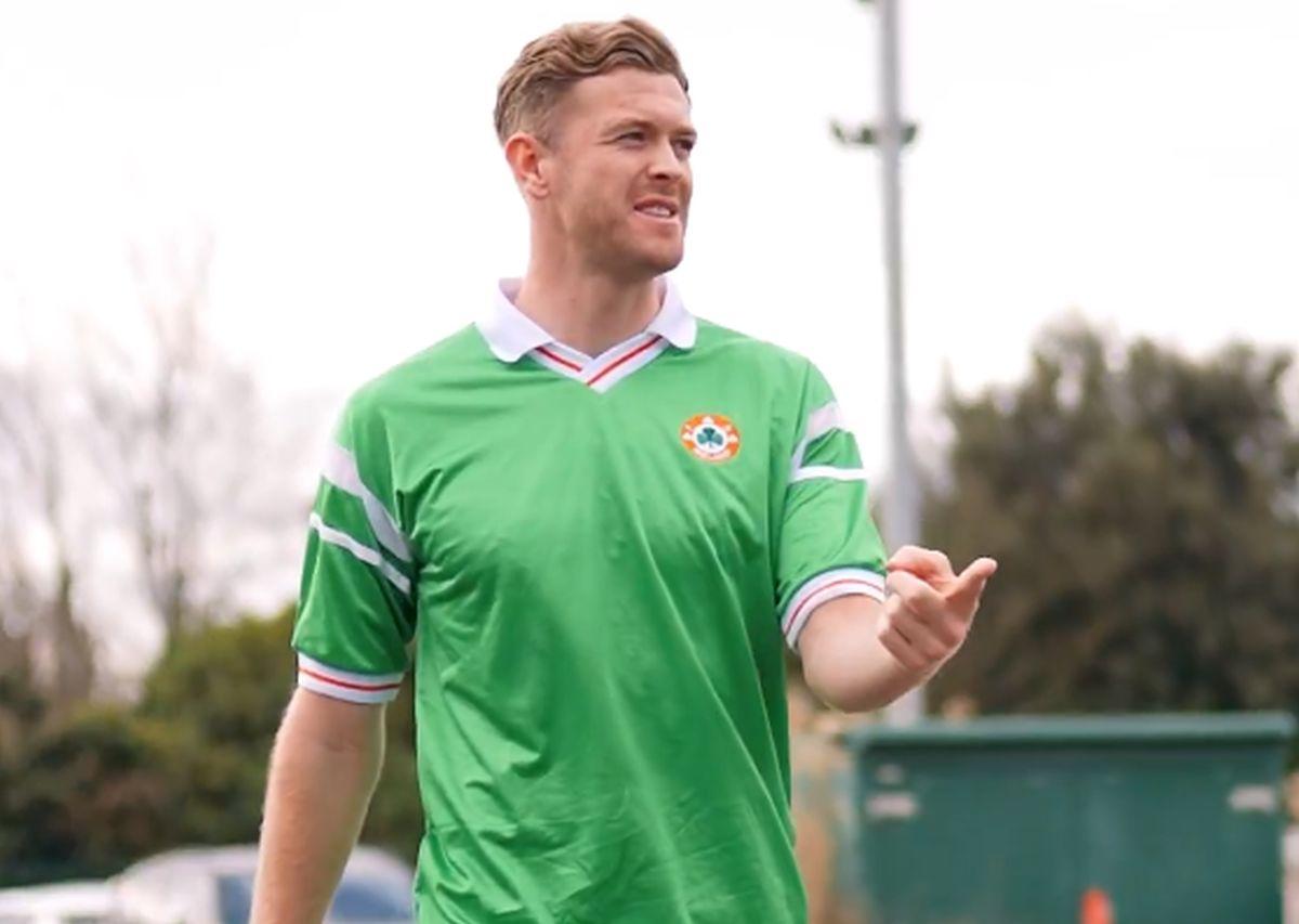 Jucătorii lui Brentford, în felurite tricouri la antrenamentul de joi