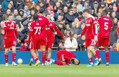 Liverpool se impune lejer cu Fulham » Record incredibil pe „Anfield”