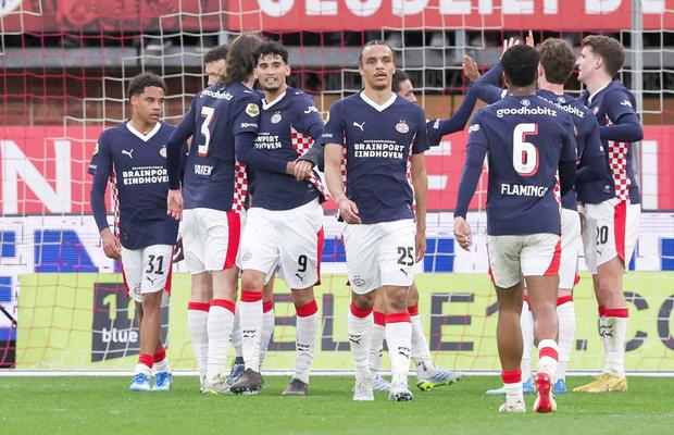 Rezultatul obținut de PSV, la primul meci din postura de campioană » Ce s-a întâmplat cu Dennis Man