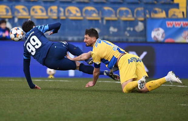 Echipa care a promovat fără să vrea în Superligă: „Nu au niciun suporter, vin doar familiile!”