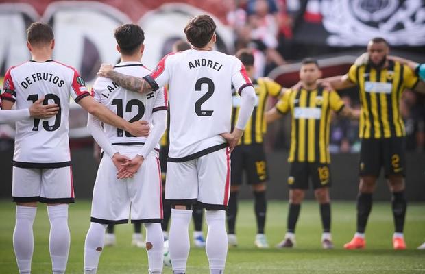 Andrei Rațiu, omagiu în Spania pentru Mircea Lucescu » Mesajul ascuns sub tricou