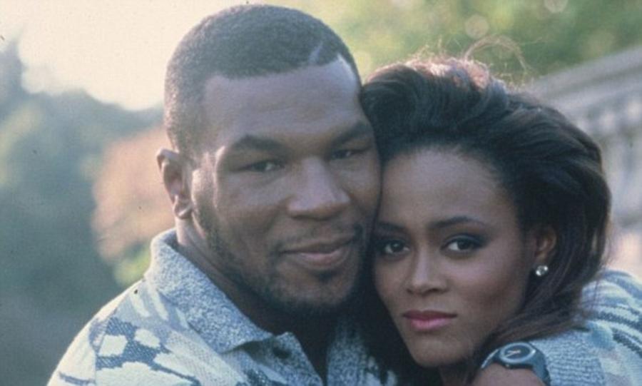 Mike Tyson și Robin Givens, prima soție Femeia pentru care Mike Tyson a vrut să îl bată pe Michael Jordan: „Omule, tu crezi că eu sunt prost?!”