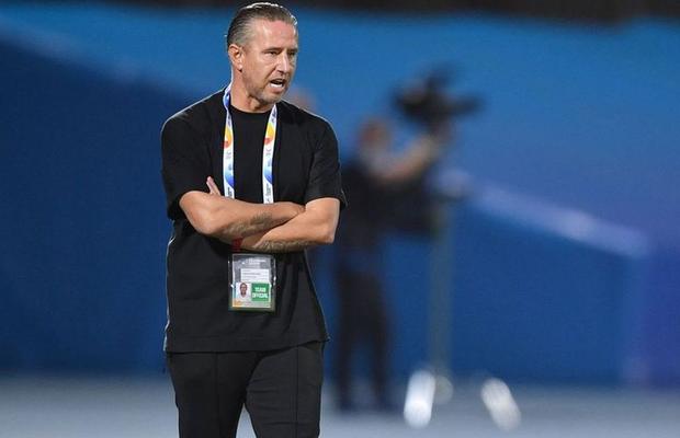 Laurențiu Reghecampf, pe făraș! Presa din Arabia dezvăluie că Al Ahli renunță la antrenorul român