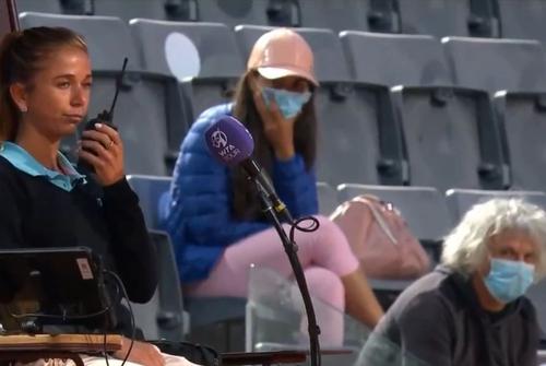 Tatăl Camilei Giorgi a deranjat-o pe arbitra partidei