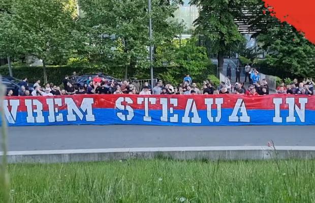 Ultrașii Stelei s-au strâns la sediul FRF » Ce mesaj au transmis