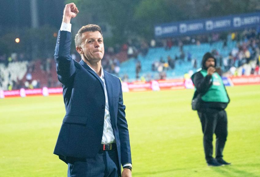 Dinamo s-a impus în deplasarea cu Oțelul scor 2-0, și a stricat petrecerea de promovare în Liga 1 a gălățenilor. Ovidiu Burcă și-a felicitat elevii și a trimis înțepături înaintea derby-ului cu CSA Steaua.