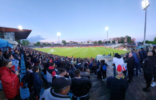 Anunț ireal la stația de amplificare, înainte de Oțelul - Dinamo » De la Chișcani la Real Madrid și City: „Și Dumnezeu ne vrea în Liga 1!”