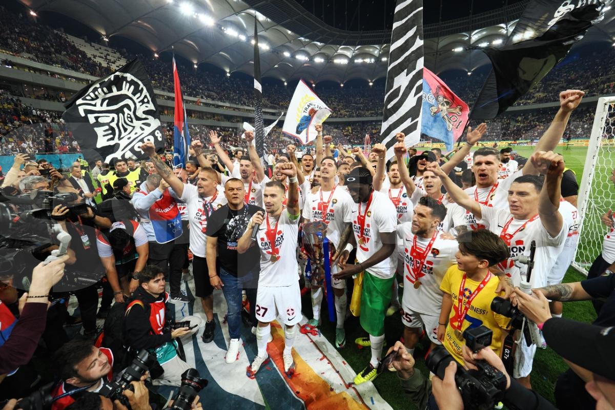 Mihai Pintilii, în extaz după decernarea medaliilor de campioni: „Nici n-a mai contat meciul, nu le-am zis nimic băieților la pauză”