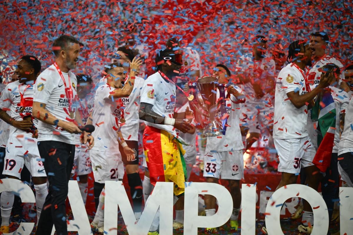 Anunțul serii: „Coman va juca la noi în preliminarii!” » Jucătorul, cu o apariție excentrică la final, a confirmat: „Cred că suporterii mă vor mai vedea”