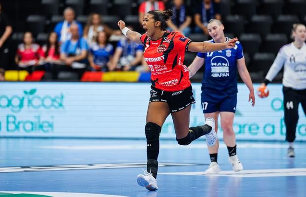 Gloria Bistrița e în finala EHF European League! Victorie categorică în semifinala cu Dunărea Brăila
