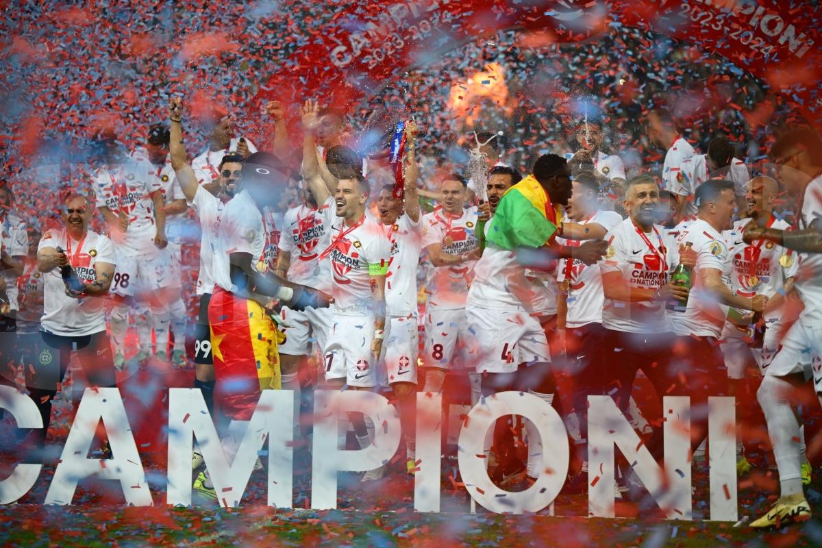Mihai Pintilii, în extaz după decernarea medaliilor de campioni: „Nici n-a mai contat meciul, nu le-am zis nimic băieților la pauză”